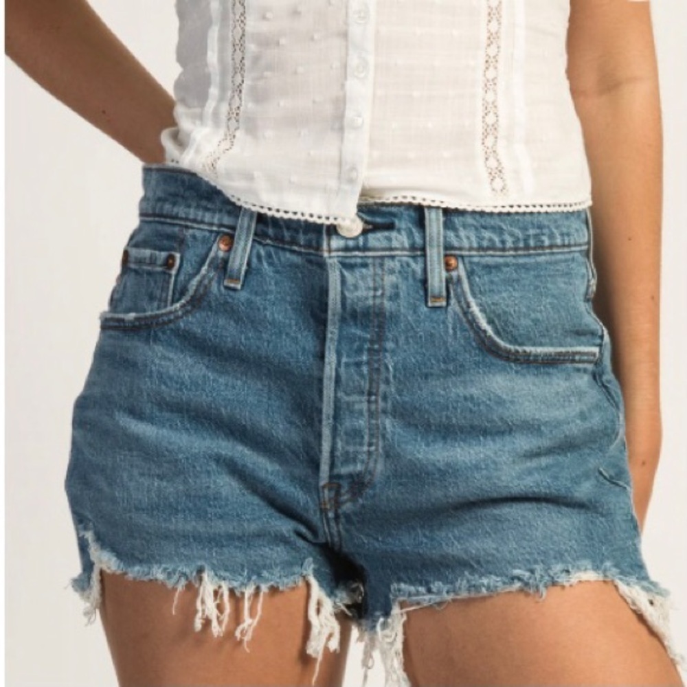 Levi’s 501 W27 (US 4/5) Denim Shorts Women’s High Rise Button Fly 56327-0048